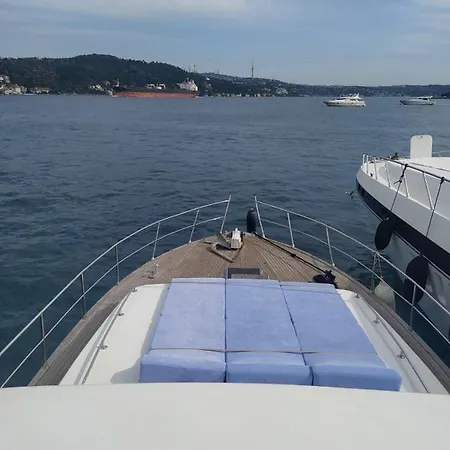 Hotel Dolphin Yacht Istanboel